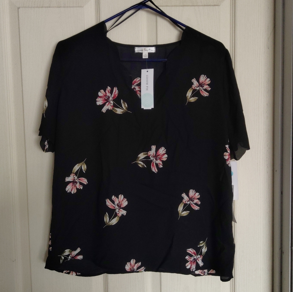 Scallop v neck top sheer